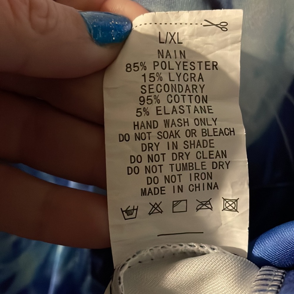3/$17 L/XL wolf hoodie. NWOT - Picture 2 of 3